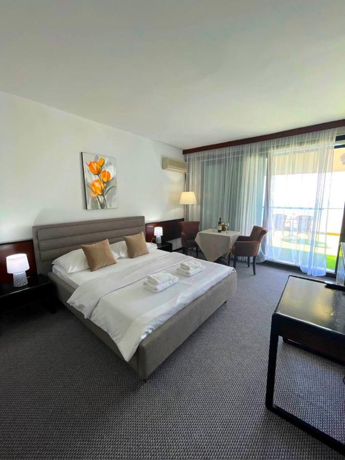 Corpus A - Hotel Albatros Улцинь Экстерьер фото