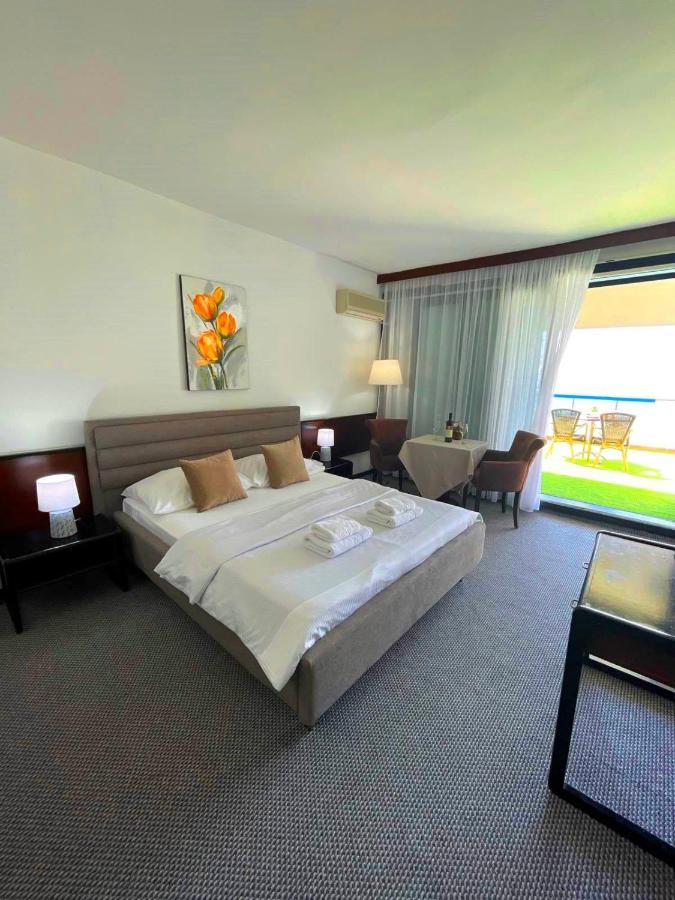 Corpus A - Hotel Albatros Улцинь Экстерьер фото